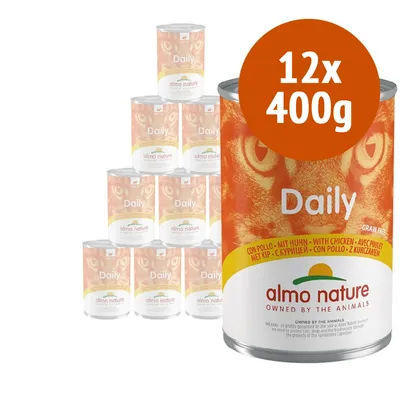 12 lattine da 400 g di Almo Nature Daily con pollo, scritta visibile: grain free, con pollo in più lingue, marchio Almo Nature.
