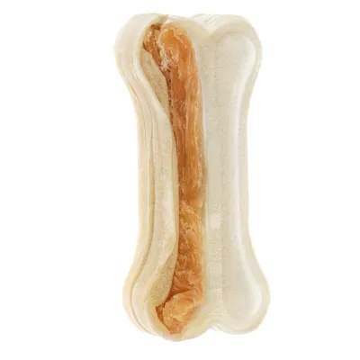 Os à mâcher en forme d’os, extérieur blanc et centre marron, sans marque visible ni texte, matière ressemblant à de la peau pressée et viande séchée au centre.