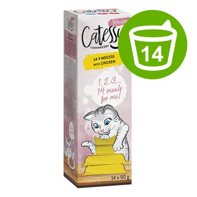 Catessy Mousse med kyckling, 14 x 90 g. Illustration av en katt med gula portionsstaplar och text: "1, 2, 3... 14 meals for me!". Grön symbol med siffran 14 och portionsskål.