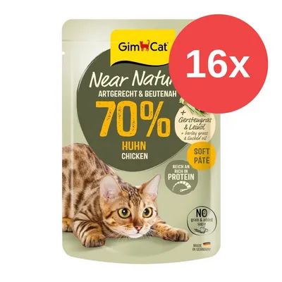 GimCat Near Nature 70 % Huhn Chicken, soft paté, 16×. Nápisy: reich an Protein, no grain & added sugar, made in Germany, + Gerstengras & Leinöl.