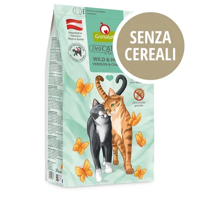 Confezione GranataPet DeliCATessen Wild & Huhn Venison & Chicken per gatti, scritta grande 'SENZA CEREALI', prodotto in Austria, senza test sugli animali, illustrazione di due gatti.