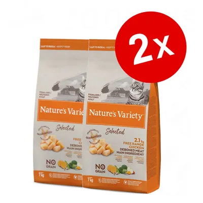 Lot de 2 sacs Nature's Variety Selected pour chat stérilisé, poulet fermier désossé, sans céréales, poids visible 7 kg chacun, texte anglais sur l'emballage.