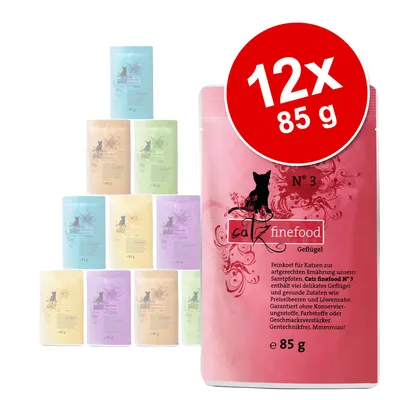 catz finefood N°3 Geflügel, 12 x 85 g poser med forskellig farve. Tekst på posen: Feinkost für Katzen zur artgerechten Ernährung unserer Samtpfoten. Gentechnikfrei. 85 g.
