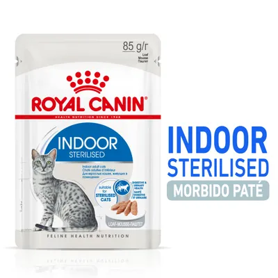 Royal Canin Indoor Sterilised morbido paté, bustina da 85 g. Testo visibile: suitable for sterilised cats, digestive & urinary health, loaf-mousse-patlet.