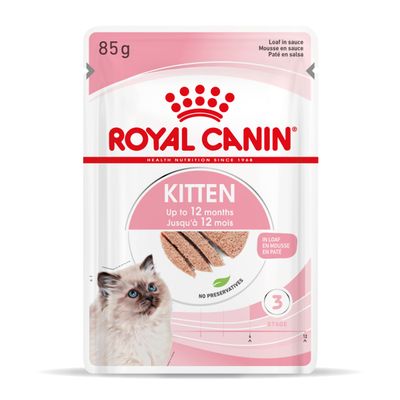 Plic hrană umedă Royal Canin Kitten, 85g, pentru pisici până la 12 luni. Text vizibil: 'No preservatives', 'In loaf en mousse en pate', 'Stage 3'. Imagine cu o pisică pui.