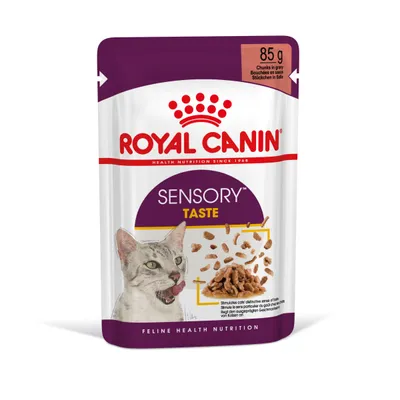 Plic hrană umedă pentru pisici Royal Canin Sensory Taste, 85 g. Imagine cu bucăți în sos, text vizibil: SENSORY TASTE, Feline Health Nutrition, Chunks in gravy.