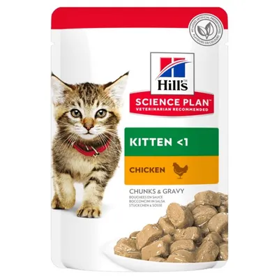Hill's Science Plan KITTEN <1 CHICKEN. Υγρή τροφή για γατάκια με κομμάτια σε σάλτσα, συσκευασία με εικόνα γατιού και πιάτο με τροφή. Χωρίς τεχνητές αρωματικές ή χρωστικές ουσίες.