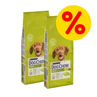 Två påsar Purina Dog Chow Adult 14 kg med kyckling, gul rabatt-symbol med procenttecken synlig. Produktnamn och förpackningstext tydligt läsbara.