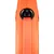 Vue rapprochée d’une laisse rétractable orange avec sangle en tissu, boîtier en plastique et sortie centrale pour la sangle. Aucune marque ou texte visible.