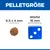 Pelletgrösse: 6,5 x 4 mm im Vergleich zu einem Würfel mit 16 mm Kantenlänge.