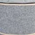 Surface en tissu gris avec bordure en bois clair, détail d’un meuble ou accessoire pour animaux. Matériaux visibles : tissu et bois.