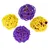 Cuatro pelotas de juego de malla de plástico amarilla y violeta con detalles brillantes en el interior.