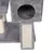 Árbol rascador gris con cueva, superficie de sisal para rascar y niveles acolchados.