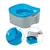 Fontana per bere grigio-blu con flusso d'acqua, coperchio rimovibile e filtro integrato. Mostra facile pulizia e riempimento dell'acqua.