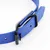 Blaues Halsband mit schwarzer Metallschnalle und verstellbaren Löchern, geeignet für verschiedene Grössen.