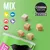Cosma Pure Love Snackies MIX, morceaux cubiques, illustrations poulet, poisson, bœuf, canard, saumon. Texte visible : MIX, COSMA PURE LOVE SNACKIES.