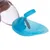Tragbare blaue Trinkschale mit Wasserflasche, geeignet zum Ausgiessen von Wasser für Haustiere.