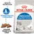 Royal Canin Indoor Appetite Control macskaeledel csomag, szürke cica képe, feliratok: Megakadályozza a túltáplálást, Adaptált tápszemcse méret, három tápdarab látható. Royal Canin Indoor Appetite Control macskaeledel csomag, szürke cica képe, feliratok: Megakadályozza a túltáplálást, Adaptált tápszemcse méret, három tápdarab látható.