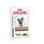 Sachet Royal Canin Veterinary Gastrointestinal pour chat, texte visible : Thin Slices in Gravy, illustration de tranches en sauce et d’un chat sur l’emballage. Sachet Royal Canin Veterinary Gastrointestinal pour chat, texte visible : Thin Slices in Gravy, illustration de tranches en sauce et d’un chat sur l’emballage.