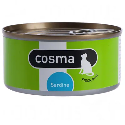 Lata de comida para gatos Cosma, texto visible: 'Sardine', 'Fisch Pur', fondo verde con silueta de gato. Etiqueta en inglés y alemán.