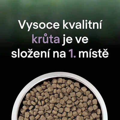 Vysoce kvalitní krůta je ve složení na 1. místě, miska s granulemi.