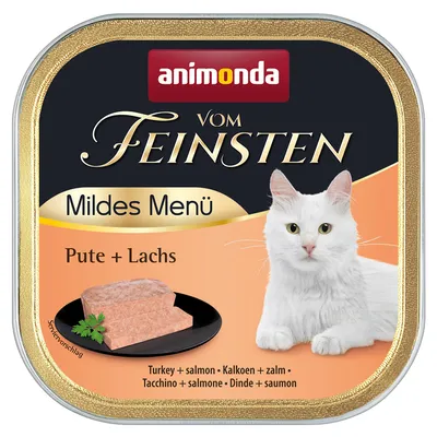 Animonda Vom Feinsten Mildes Menü Pute + Lachs. Serviervorschlag mit Katzenfutter auf schwarzem Teller und weisser Katze abgebildet.