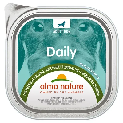 Hrană umedă pentru câini adulți Almo Nature Daily, rețetă fără gluten, cu curcan și dovlecei. Text vizibil: almo nature, owned by the animals.