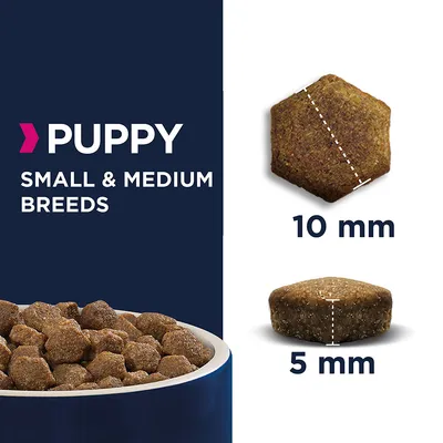 PUPPY Small & Medium Breeds. Bild på torrfoder i skål samt närbild av foderbit med mått: 10 mm i diameter och 5 mm tjocklek.