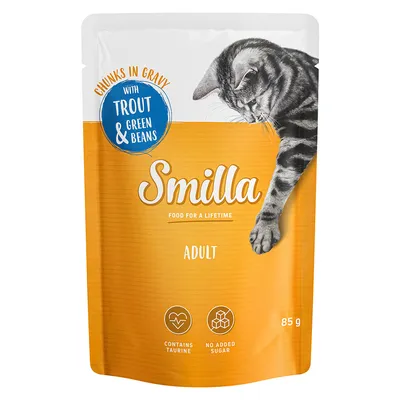 Smilla Adult, morceaux en sauce avec truite et haricots verts, 85 g. Texte visible : contains taurine, no added sugar, food for a lifetime. Chat tigré sur l’emballage.