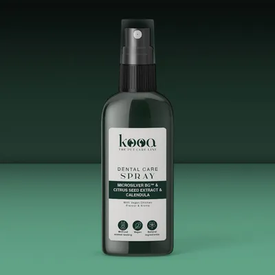 Spray dentaire kooa, Microsilver BG™, extrait de pépins d’agrumes et calendula. Saveur poulet vegan. Sans tests sur animaux, vegan, ingrédients naturels. Texte en anglais.