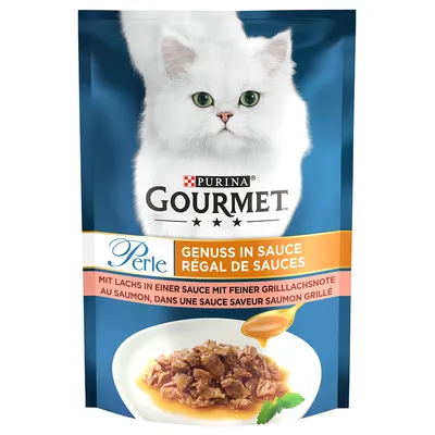 Purina Gourmet Perle Genuss i sås med lax i en sås med fin grillad laxsmak. Förpackningen visar en vit katt och en skål med laxbitar i sås.