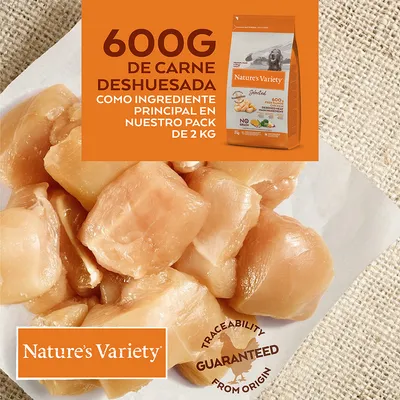 Nature's Variety. 600G DE CARNE DESHUESADA COMO INGREDIENTE PRINCIPAL EN NUESTRO PACK DE 2 KG. Traceability guaranteed from origin. Текст на испанском и английском языках.
