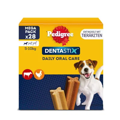 Pedigree Dentastix Daily Oral Care Mega Pack x28 for dogs 5-10kg, developed with veterinarians.