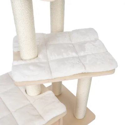 Cat tree with sisal-wrapped posts and padded white lying surfaces made of soft fabric.