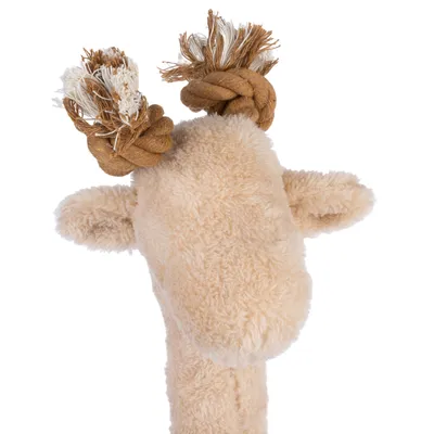 Plüschspielzeug in Form eines Tieres mit geflochtenen Seilen als Hörner, beige Fellstruktur.