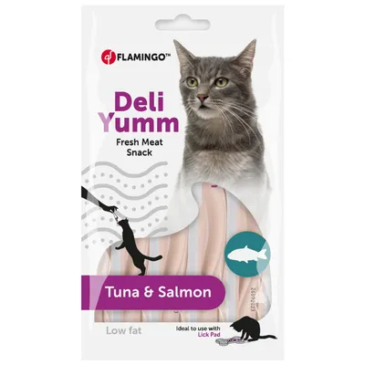 Flamingo Deli Yumm Fresh Meat Snack, tonhal és lazac ízesítés, alacsony zsírtartalom, Lick Pad használatához ideális. A csomagoláson macska és macskaillusztrációk láthatók.