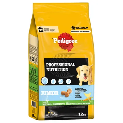 Sac Pedigree Professional Nutrition Junior, 12 kg, avec image de chiot, mention 'with natural ingredients', 'with prebiotics & superfoods', '100% complete', texte visible en anglais et français.