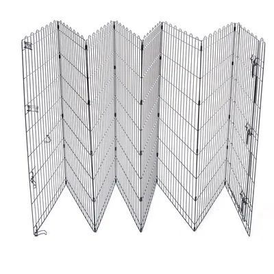 Enclos pliable en métal composé de plusieurs panneaux grillagés reliés, charnières visibles, sans marque ni texte apparent.