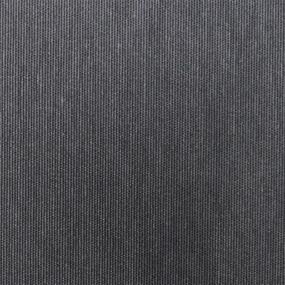 Nahaufnahme eines grauen Stoffmaterials mit feiner Rippenstruktur.