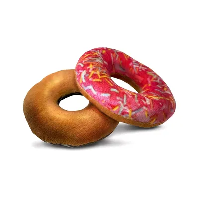 Zwei Donut-förmige Hundespielzeuge aus Stoff, eines braun und eines pink mit bunten Streuseln.