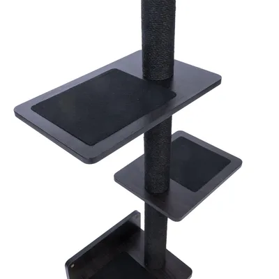 Arbre à chat en bois foncé avec trois plateformes carrées, tapis noirs et poteau central recouvert de corde noire. Matériaux visibles : bois, corde, tissu.