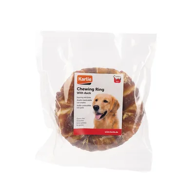 Karlie Chewing Ring With duck, anillo comestible con pato, sans gluten, emballage transparent avec photo de chien et site www.karlie.de visible sur l’étiquette.