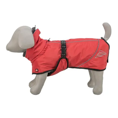 Rote Hundejacke mit reflektierenden Streifen, verstellbarem Verschluss und schwarzem Rand, präsentiert auf einer grauen Hundepuppe.