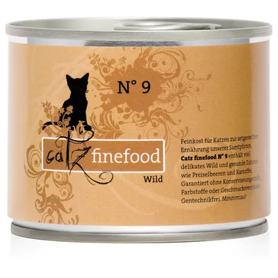Catz finefood N° 9 Wild, konservburk med text på tyska om ingredienser och egenskaper. Synlig siluett av katt och dekorativ bakgrund.