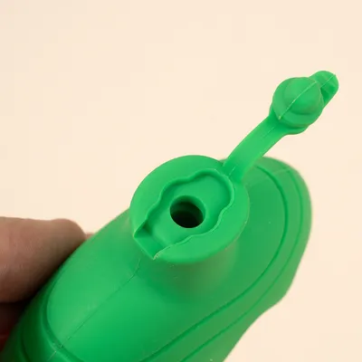 TIAKI Welpenspielzeug Erdbeere