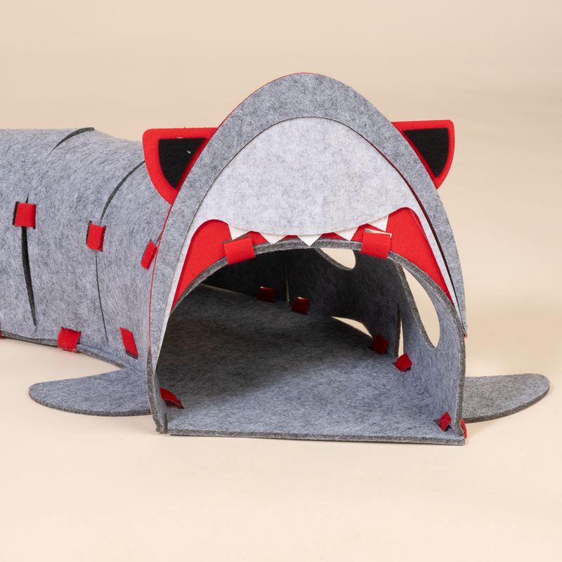 TIAKI Shark Cat Tunnel