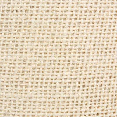 Nahaufnahme eines beigen Jutegewebes mit grober Struktur, geeignet für handwerkliche oder dekorative Anwendungen.
