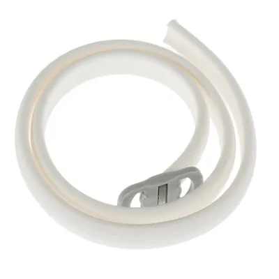 Nastro bianco flessibile con chiusura in plastica grigia, adatto a diversi usi.