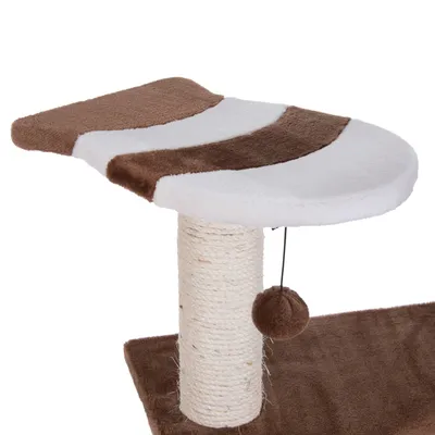 Klatrestativ til kat med brun og hvid liggeplade, sisalbeklædt kradsetræ og hængende plysbold. Synlige materialer: stof og sisalreb.