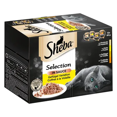 Confezione Sheba Selection In Sauce, 12x85g, variazione al pollame. Immagine di un gatto grigio e piatto con bocconcini in salsa. Testo in tedesco e francese visibile sulla confezione.